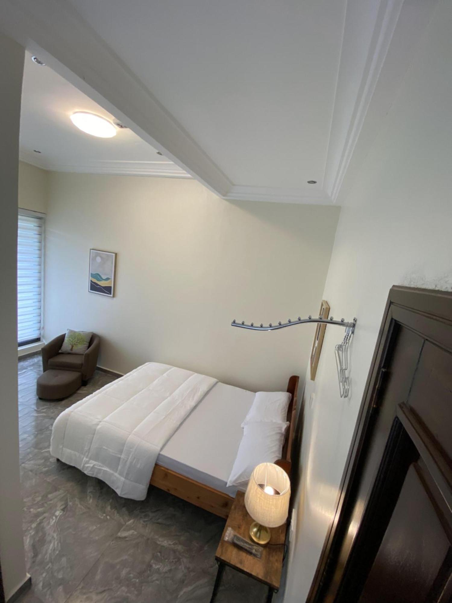 Eagle Vault Hotell Kwabenya Eksteriør bilde